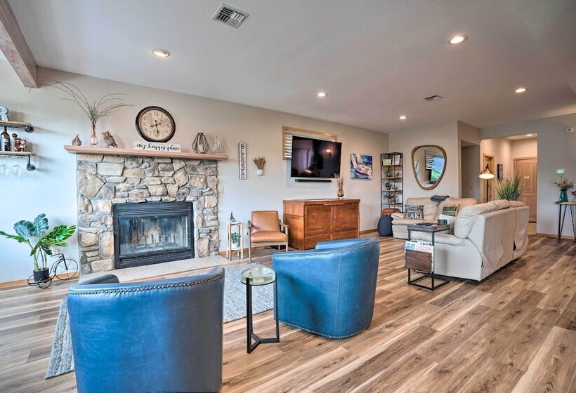 Lake Chelan Home W/ Boat Dock & Slip