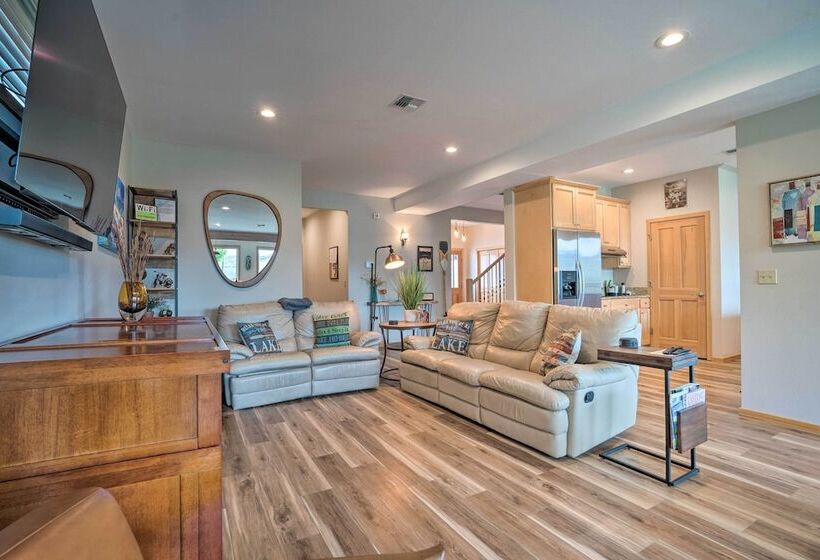 Lake Chelan Home W/ Boat Dock & Slip