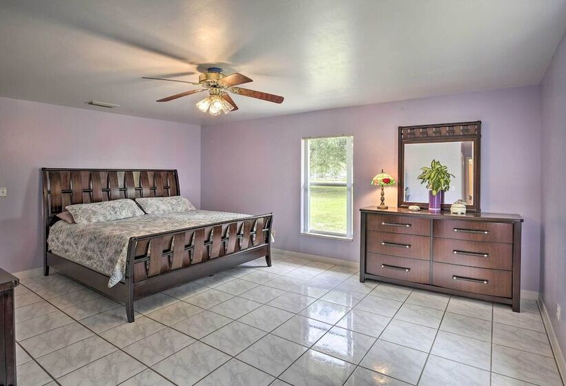 Lake Okeechobee Fishing Retreat W/ Fire Pit!