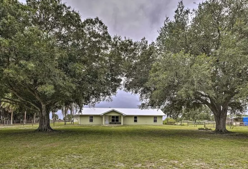 Lake Okeechobee Fishing Retreat W/ Fire Pit!