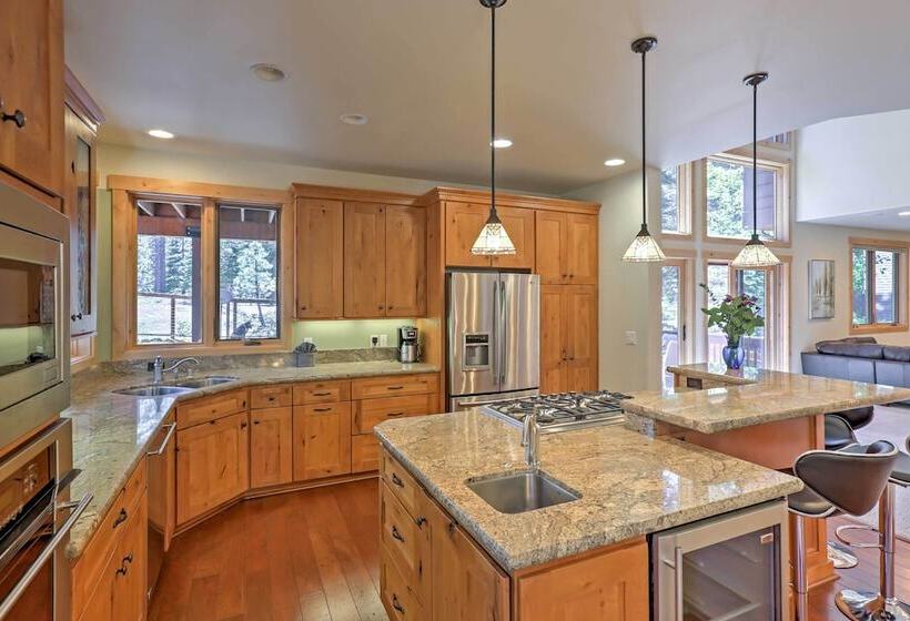 Lake Tahoe Home W/ Forest Views: Ski At Heavenly!
