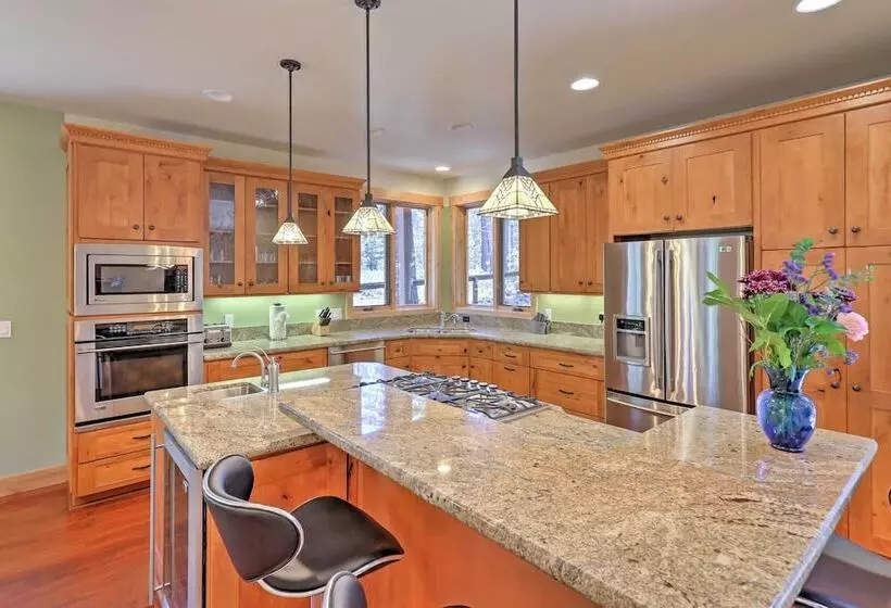 Lake Tahoe Home W/ Forest Views: Ski At Heavenly!