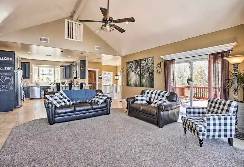 Lovely Lake Arrowhead Home W/ Private Hot Tub