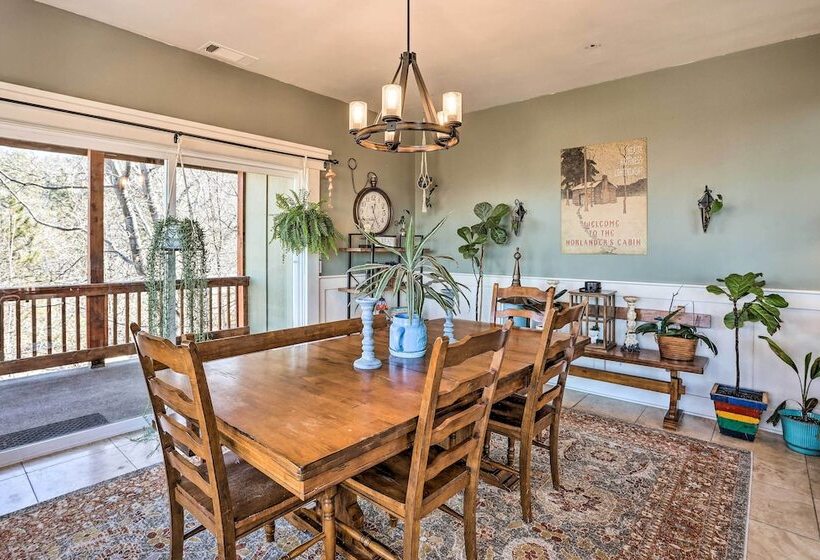 Lovely Lake Arrowhead Home W/ Private Hot Tub