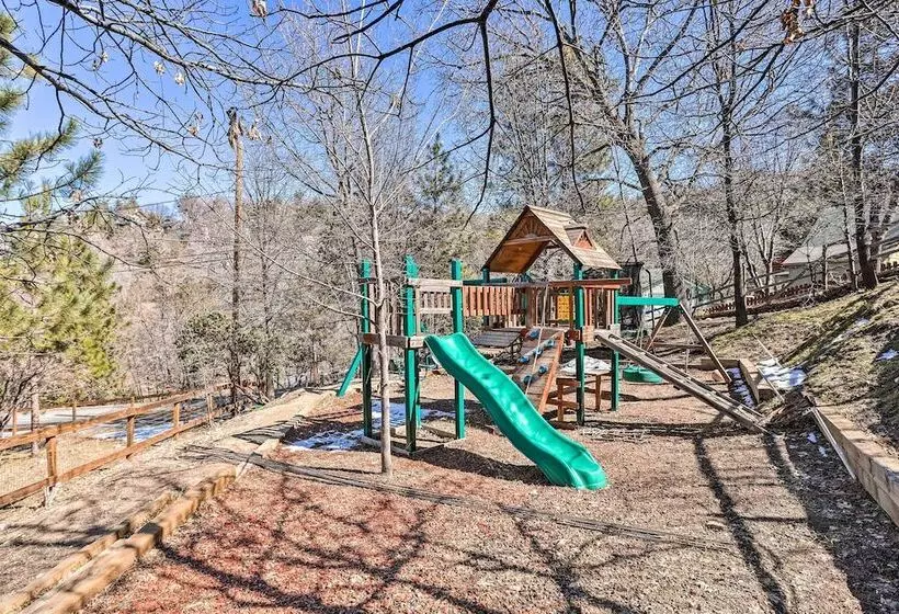 Lovely Lake Arrowhead Home W/ Private Hot Tub
