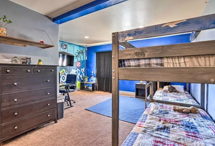 Lovely Lake Arrowhead Home W/ Private Hot Tub