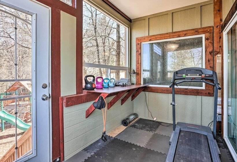 Lovely Lake Arrowhead Home W/ Private Hot Tub