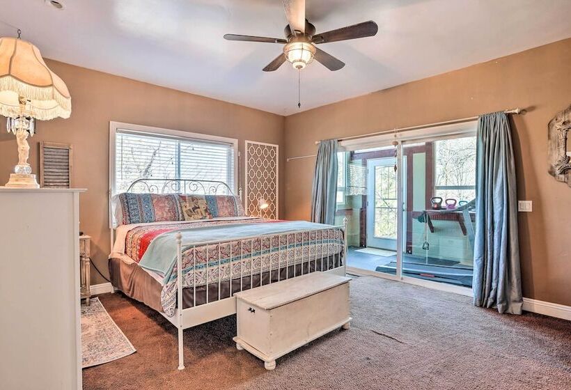 Lovely Lake Arrowhead Home W/ Private Hot Tub