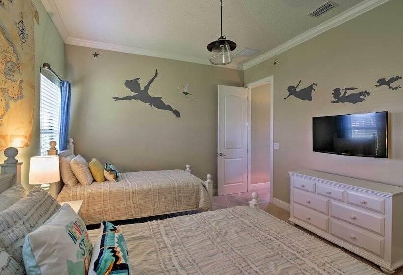 Luxe Reunion House W/ Private Pool: Near Disney!