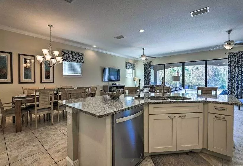 Luxe Reunion House W/ Private Pool: Near Disney!