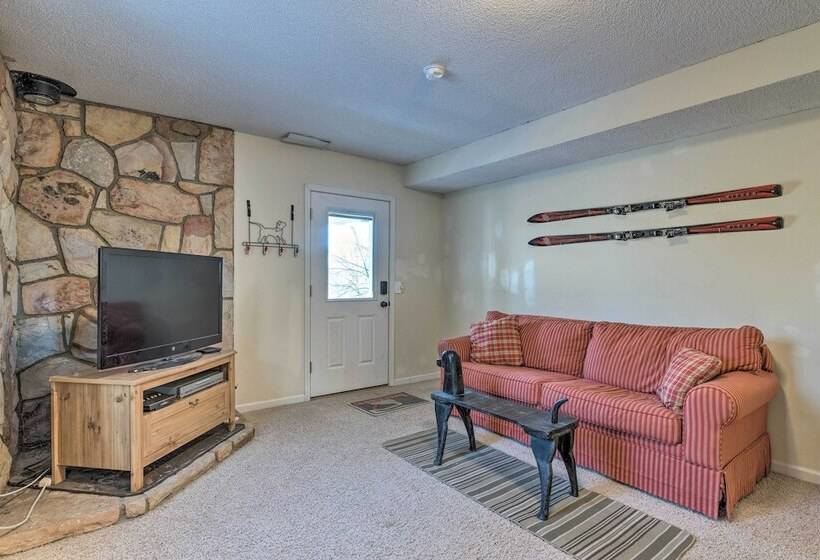 Massanutten Retreat W/ Double Deck & Mtn View!