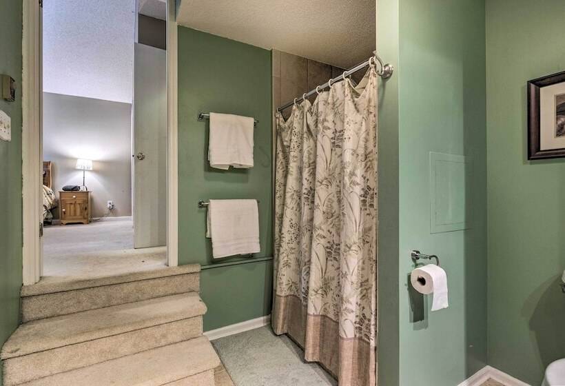 Massanutten Retreat W/ Double Deck & Mtn View!