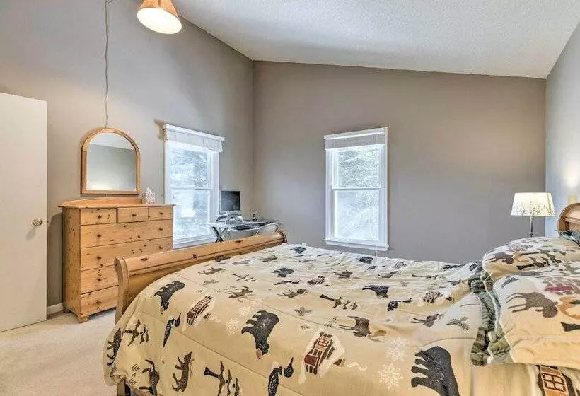 Massanutten Retreat W/ Double Deck & Mtn View!