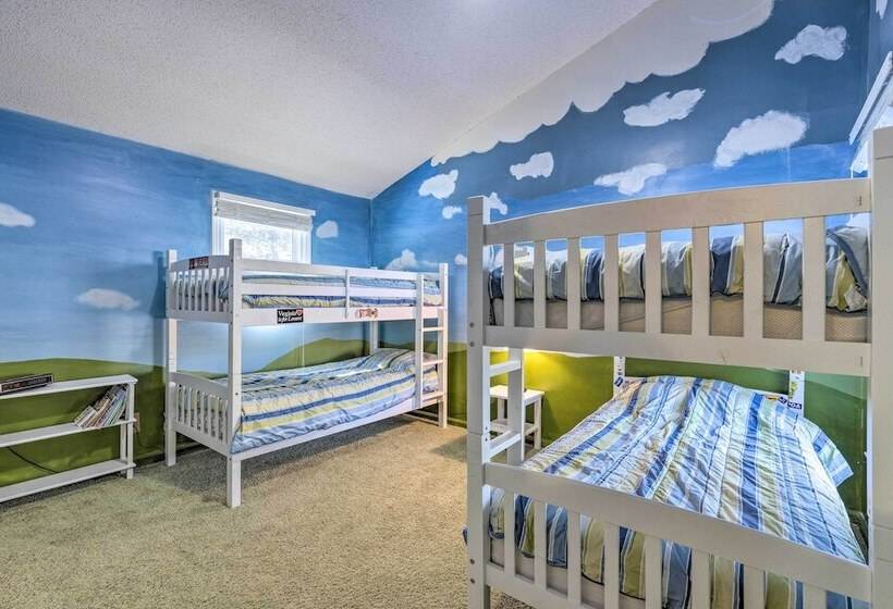 Massanutten Retreat W/ Double Deck & Mtn View!