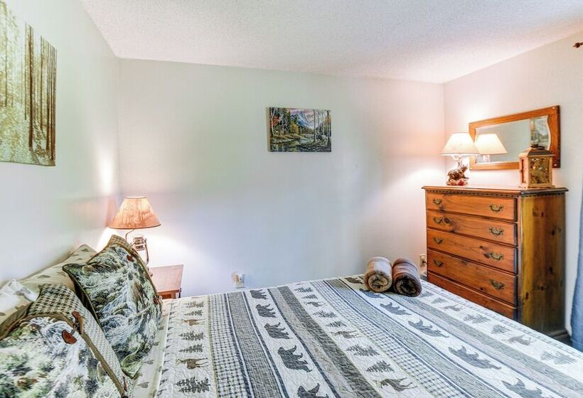 New Hampshire Vacation Rental   Walk To Beach!