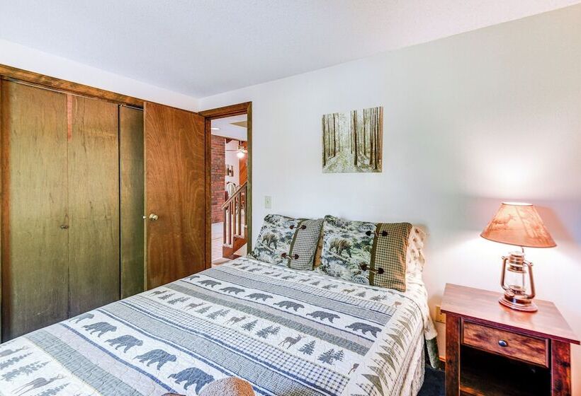 New Hampshire Vacation Rental   Walk To Beach!