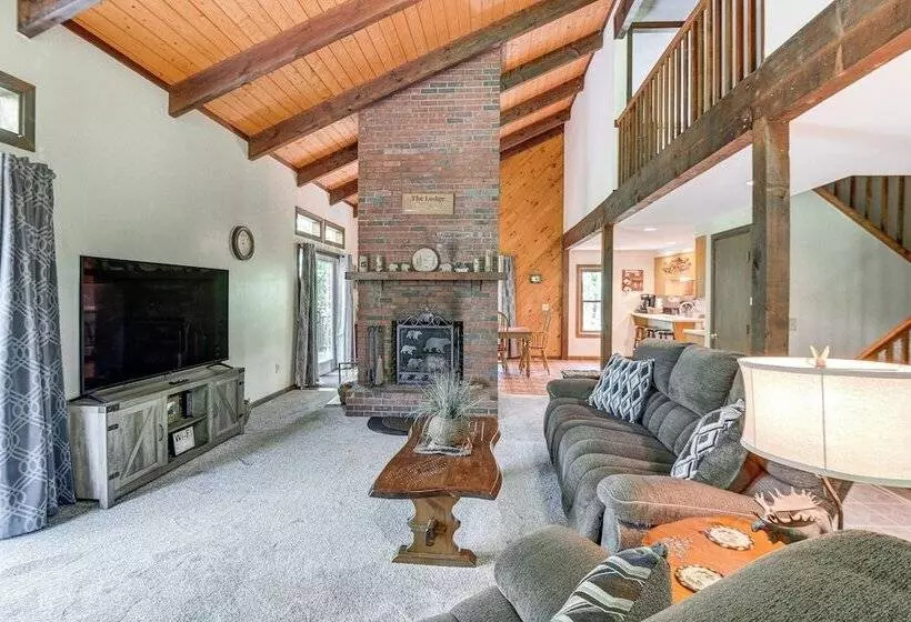 New Hampshire Vacation Rental   Walk To Beach!