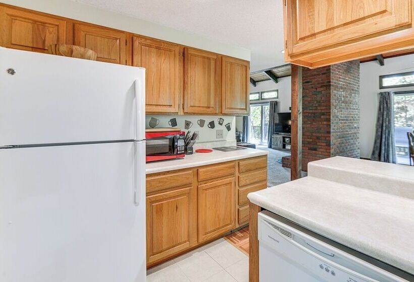 New Hampshire Vacation Rental   Walk To Beach!