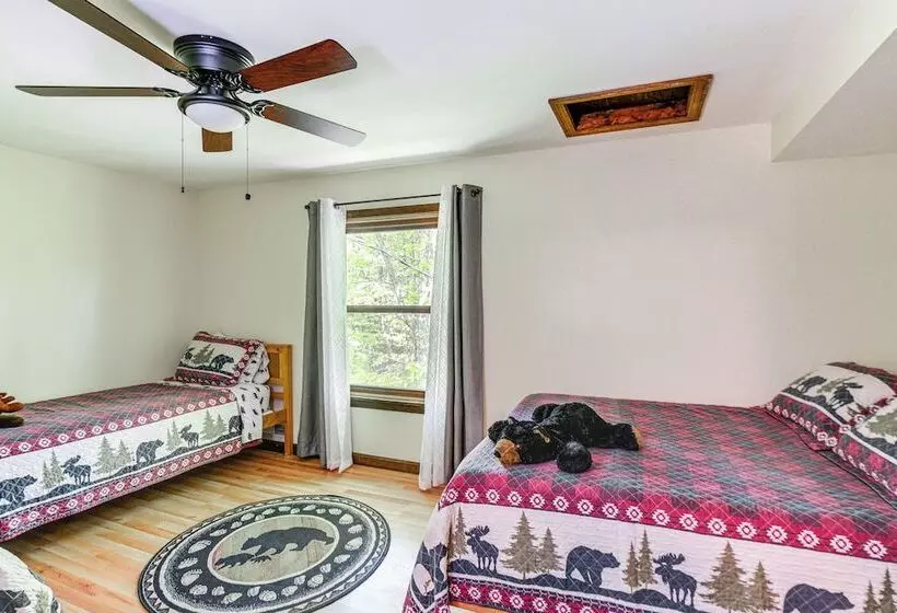 New Hampshire Vacation Rental   Walk To Beach!