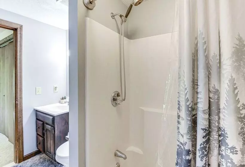 New Hampshire Vacation Rental   Walk To Beach!