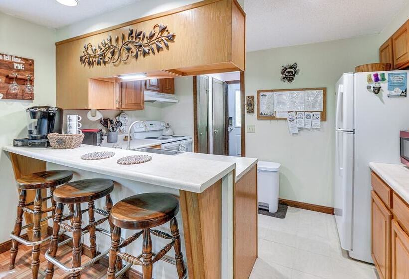 New Hampshire Vacation Rental   Walk To Beach!