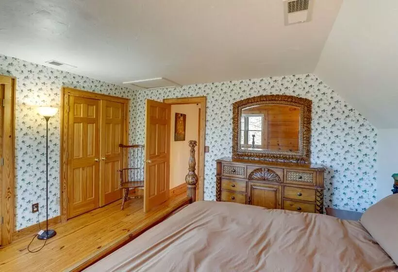 Hot Tub & Game Room: Powderhorn Mountain Cabin