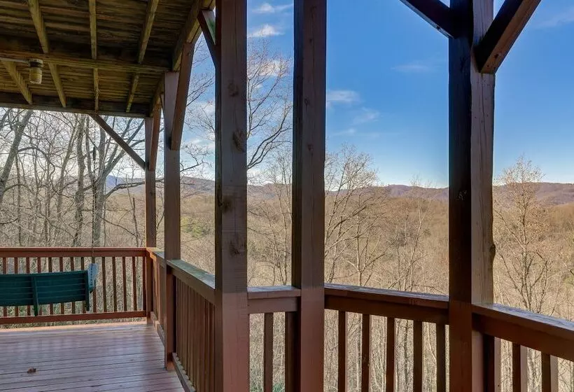 Hot Tub & Game Room: Powderhorn Mountain Cabin