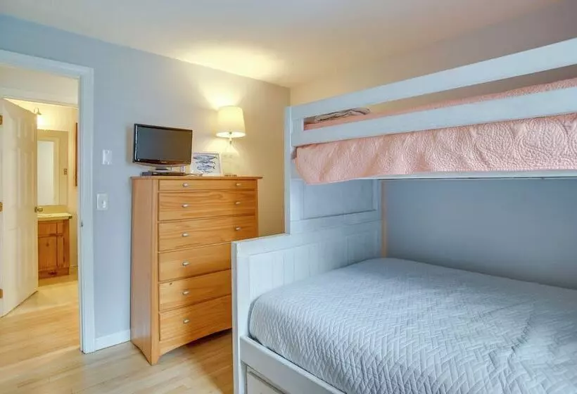 Dennis Retreat: 4 Mi To Mayflower Beach!