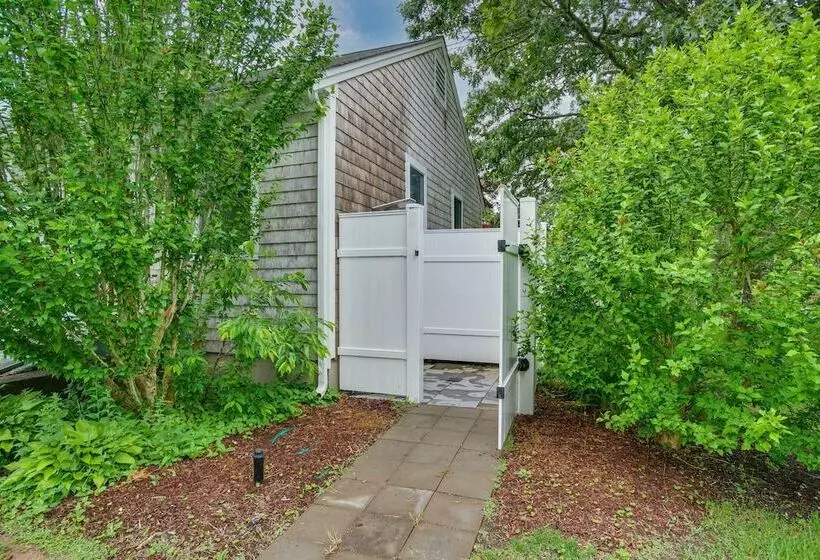 Dennis Retreat: 4 Mi To Mayflower Beach!