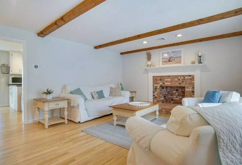 Dennis Retreat: 4 Mi To Mayflower Beach!