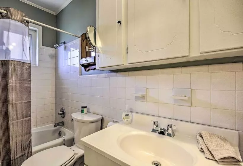 Quiet Lakefront Retreat W/ Boat Ramp & 2 Docks