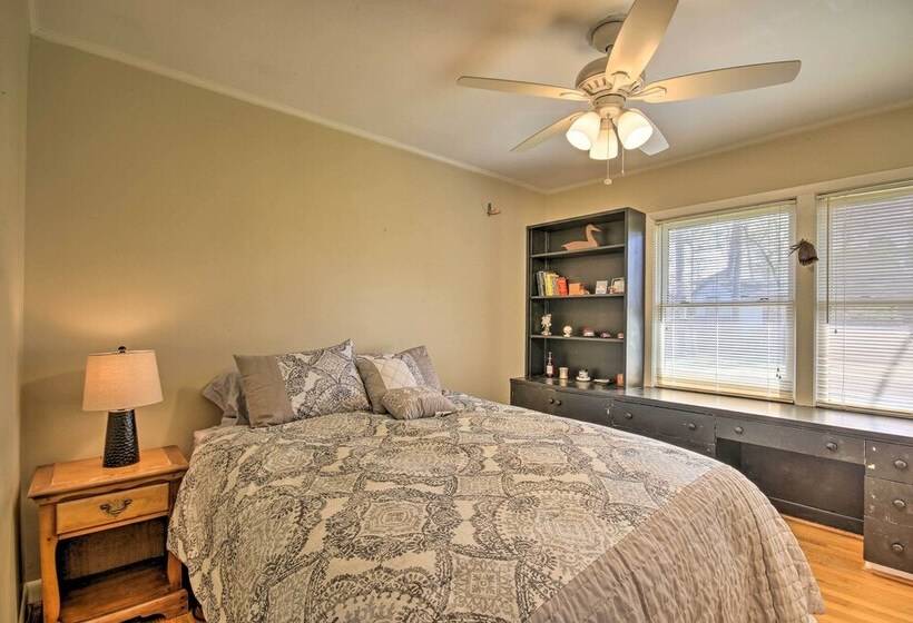 Quiet Lakefront Retreat W/ Boat Ramp & 2 Docks