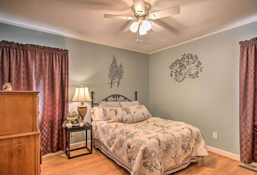 Quiet Lakefront Retreat W/ Boat Ramp & 2 Docks