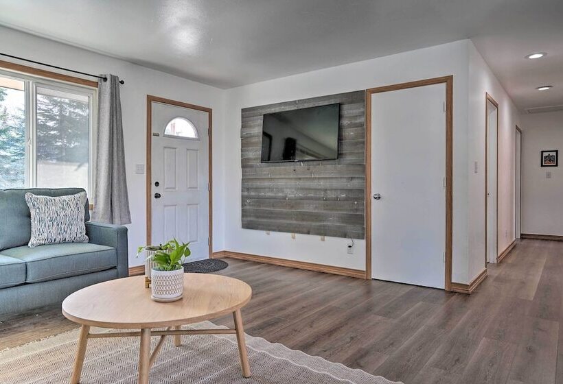 Relaxing Anchorage Home ~ 1 Mi To Downtown!