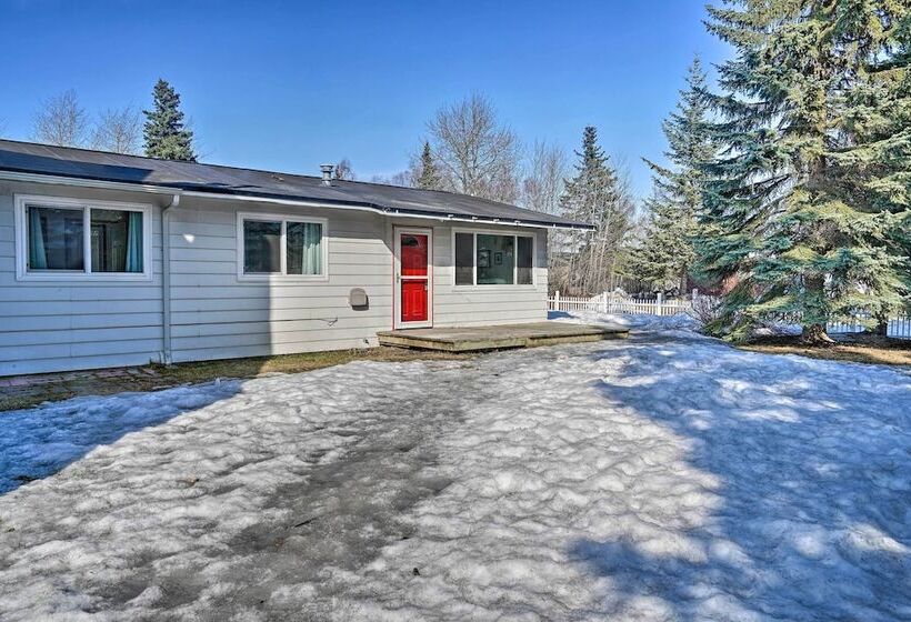 Relaxing Anchorage Home ~ 1 Mi To Downtown!