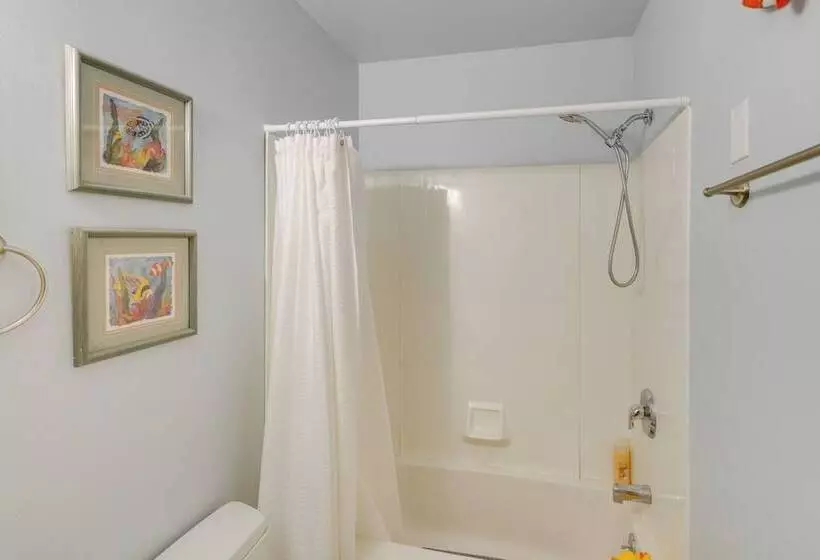 Renovated Lakefront House W/ Dock: Pets Welcome!