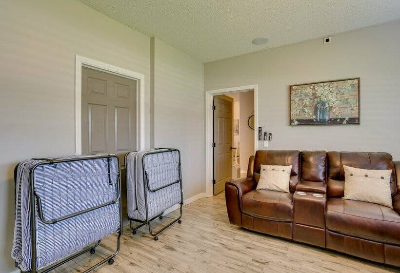 Renovated Sunny Port St Lucie Home W/ Outdoor Pool