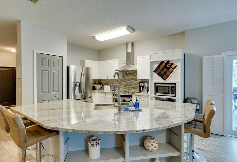 Renovated Sunny Port St Lucie Home W/ Outdoor Pool