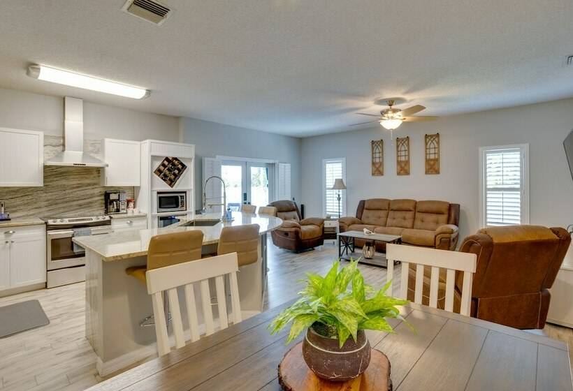 Renovated Sunny Port St Lucie Home W/ Outdoor Pool