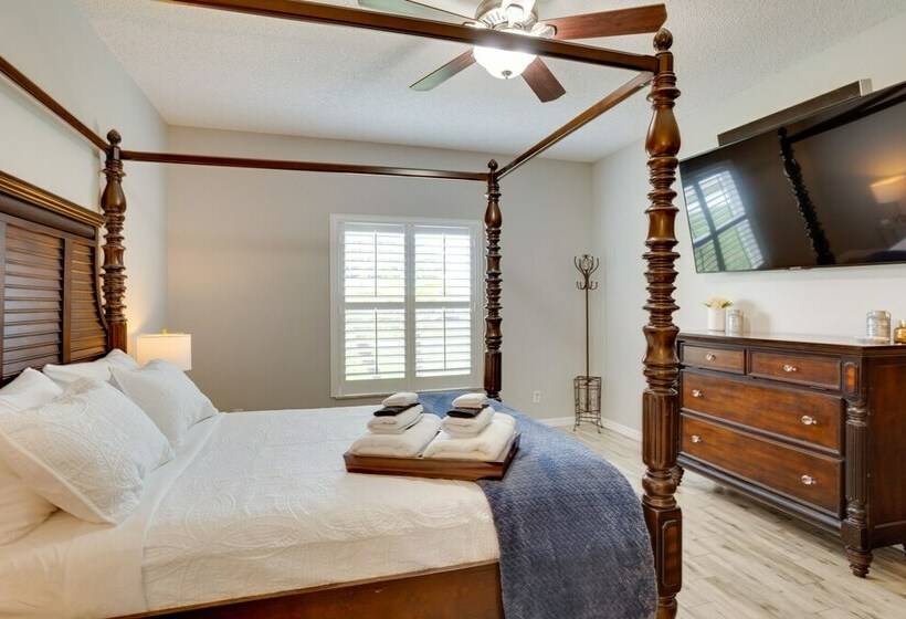 Renovated Sunny Port St Lucie Home W/ Outdoor Pool