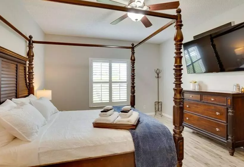 Renovated Sunny Port St Lucie Home W/ Outdoor Pool