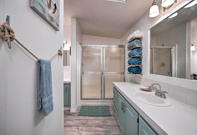 Retreat On The River W/ Boat Dock, Porch, & Grill!