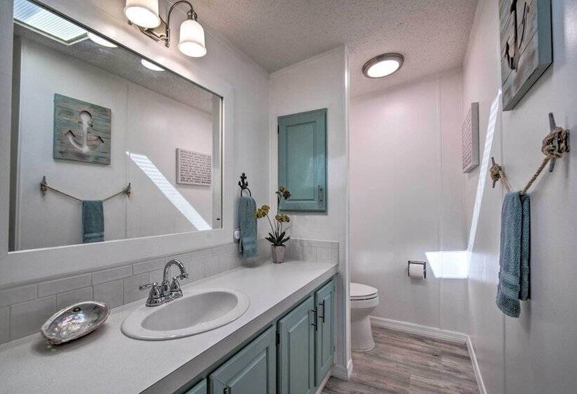 Retreat On The River W/ Boat Dock, Porch, & Grill!