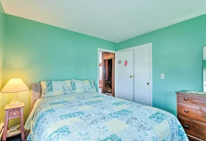 Rhode Island Oceanview Retreat: Walk To Shore!