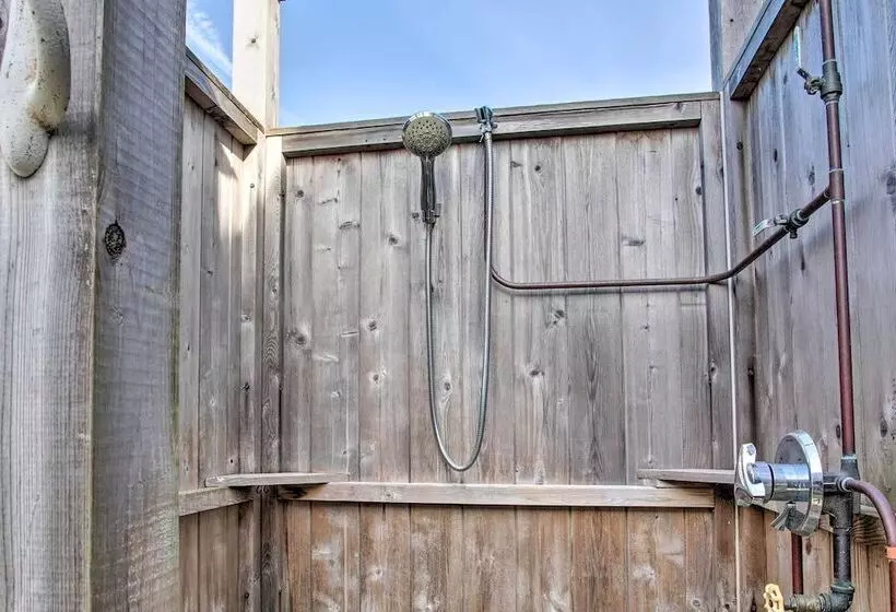 Rhode Island Oceanview Retreat: Walk To Shore!