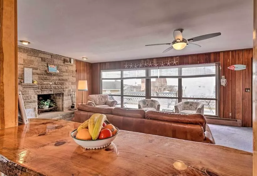 Rhode Island Oceanview Retreat: Walk To Shore!