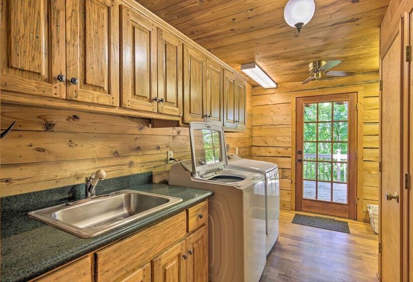 Secluded Cabin W/ Spacious Kitchen & Dining Area!