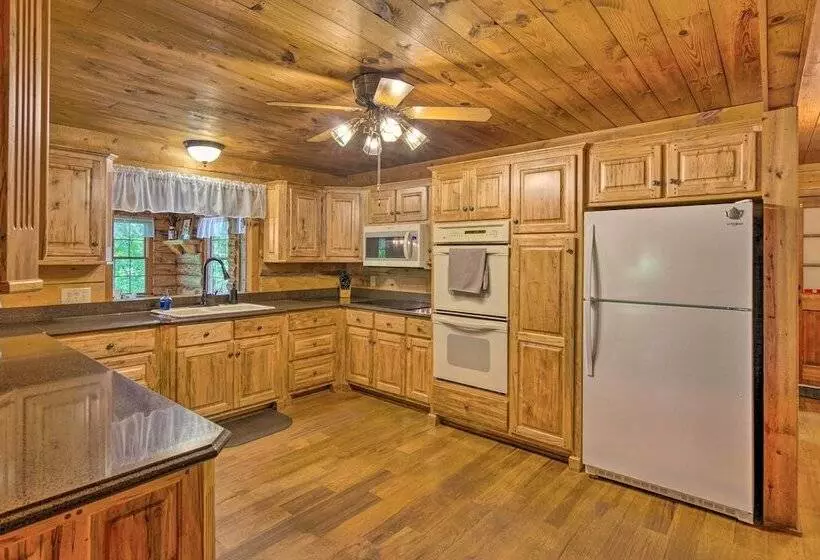 Secluded Cabin W/ Spacious Kitchen & Dining Area!