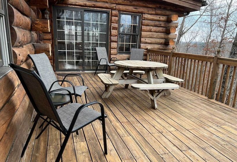 Secluded Cabin W/ Spacious Kitchen & Dining Area!