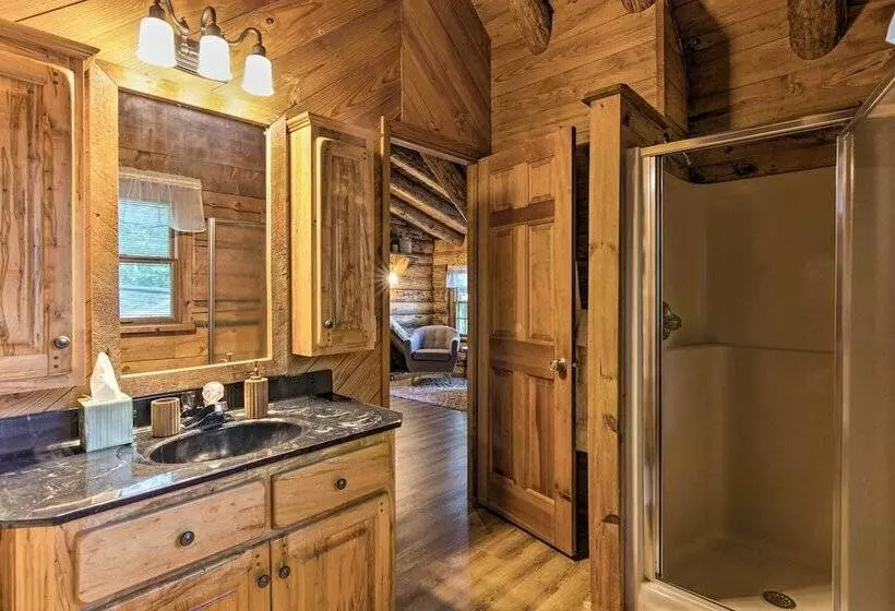 Secluded Cabin W/ Spacious Kitchen & Dining Area!